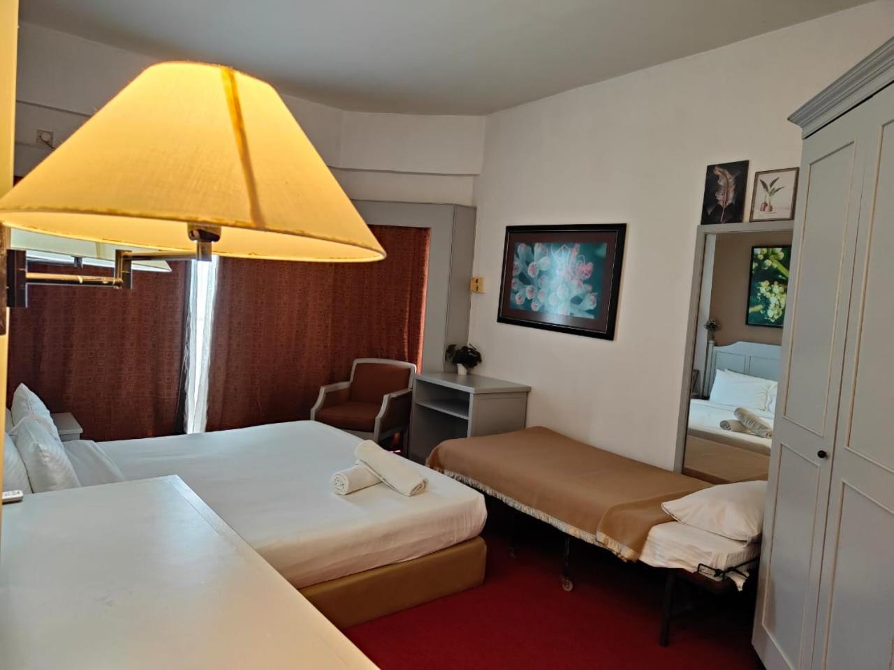 Chloe Seaview Apartment
