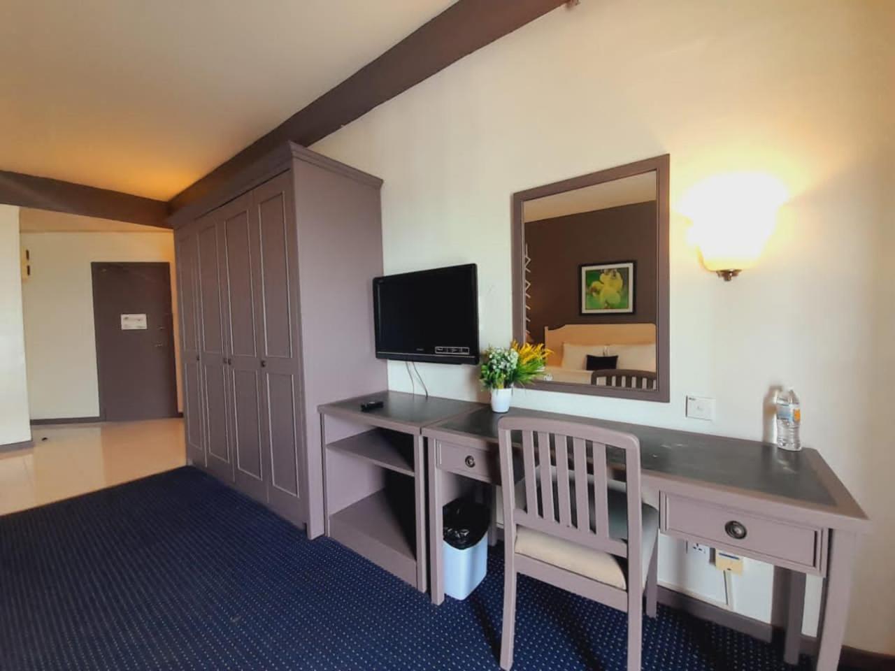 Chloe Seaview Apartment
