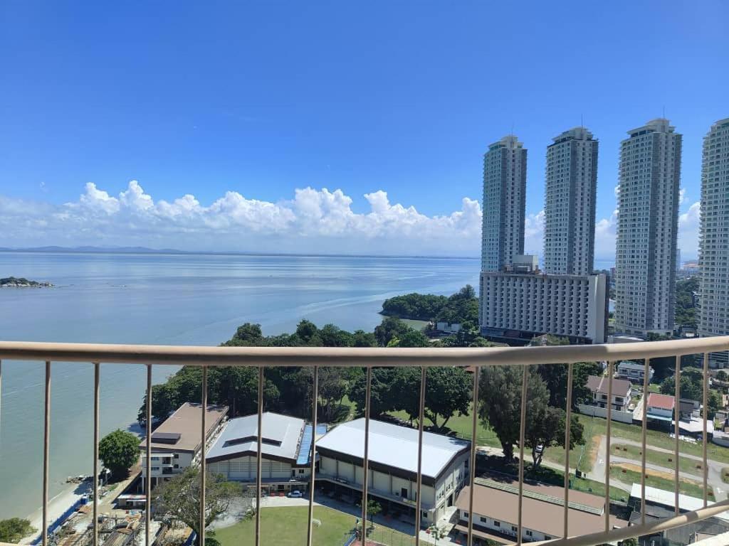 Chloe Seaview Apartment *