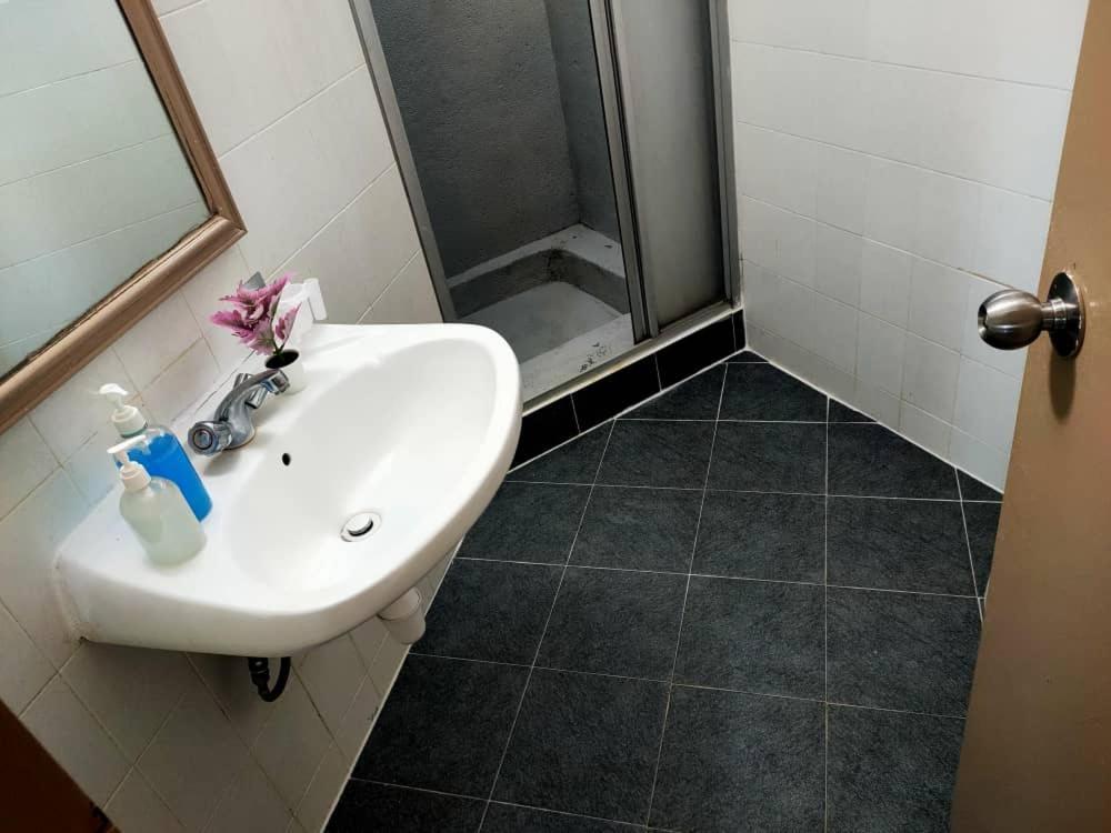 Chloe Seaview Apartment *